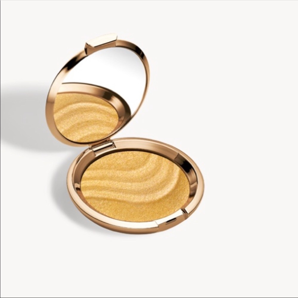 Becca LTD Lava Gold Shimmering Highlighter